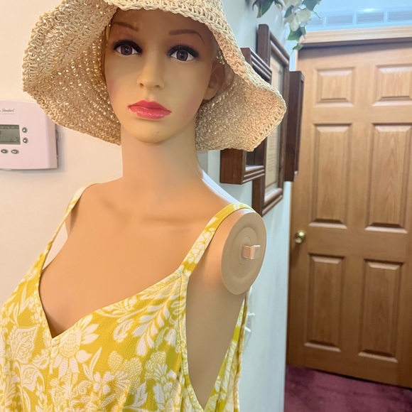 New XL jumpsuit never been worn! - Picture 2 of 12